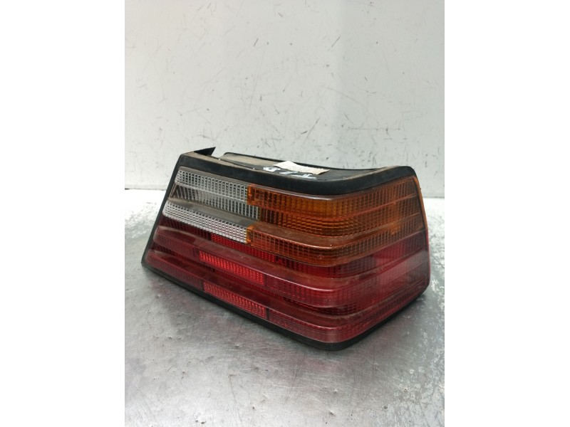 Recambio de piloto trasero derecho para mercedes-benz clase e (w124) berlina referencia OEM IAM 12482014 2VP00468602 1984