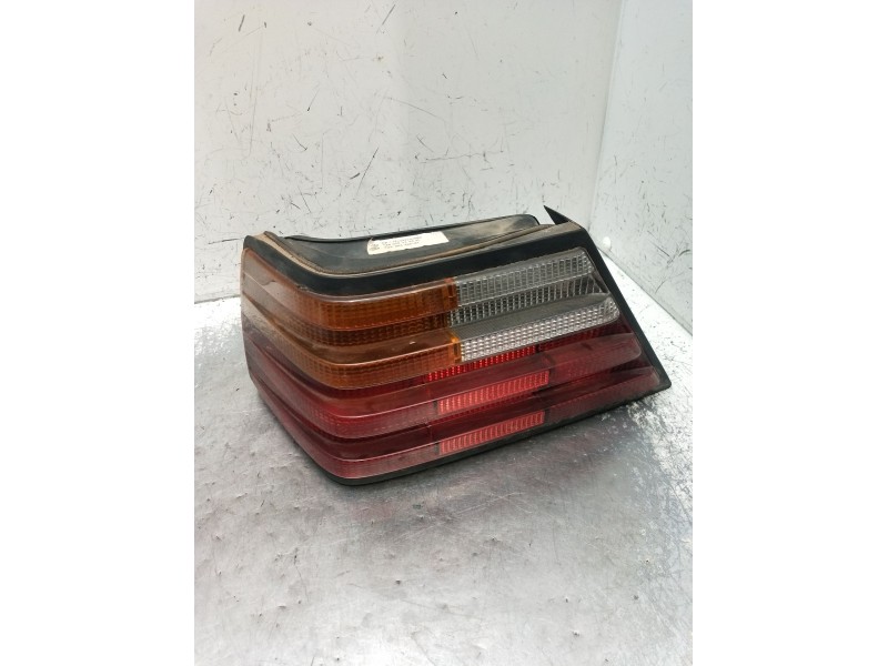 Recambio de piloto trasero izquierdo para mercedes-benz clase e (w124) berlina referencia OEM IAM 1248201364 2VP00468601 1984