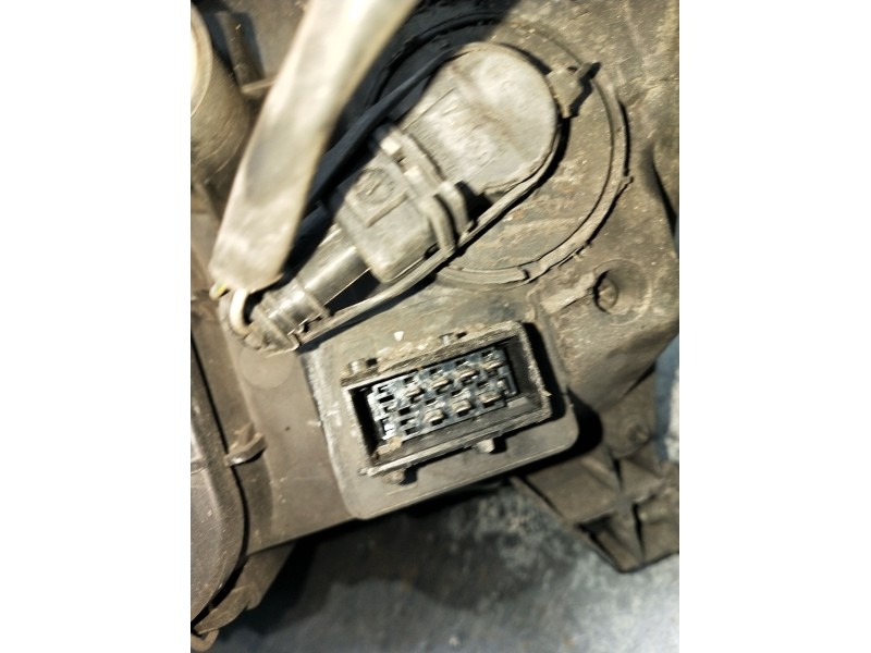 Recambio de faro derecho para toyota corolla (_e12_) 1.6 vvt-i (zze121_) referencia OEM IAM   2002