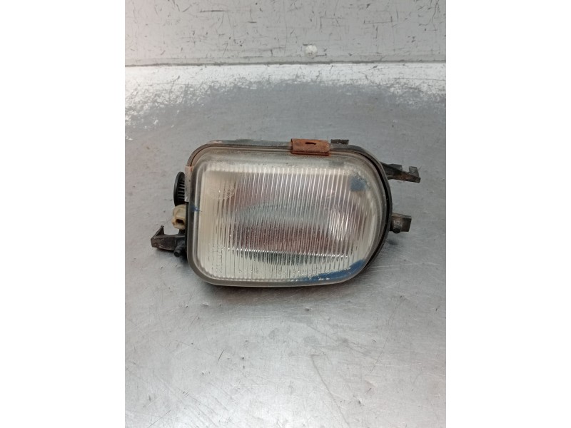 Recambio de faro antiniebla derecho para mercedes-benz clase c (w203) c 270 cdi (203.016) referencia OEM IAM 2158200656 1NA00797