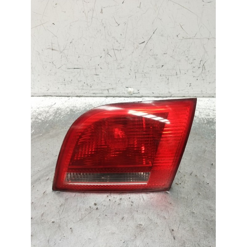 Recambio de piloto trasero derecho interior para audi a3 sportback (8pa) 2.0 tdi referencia OEM IAM 8P4945094B  2007