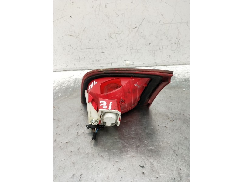 Recambio de piloto trasero izquierdo interior para audi a3 sportback (8pa) 2.0 tdi referencia OEM IAM 8P4945093198  2007