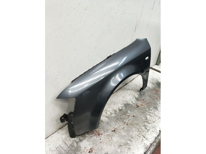 Recambio de aleta delantera izquierda para audi a4 b6 (8e2) 2.5 tdi quattro referencia OEM IAM   2001