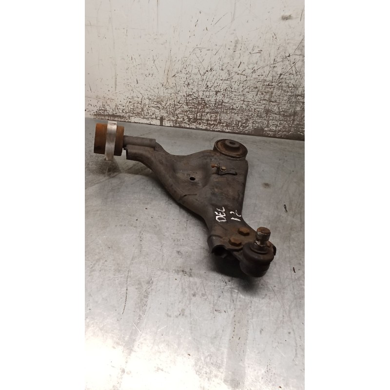 Recambio de brazo suspension inferior delantero izquierdo para mercedes-benz viano (w639) cdi 2.2 (639.811, 639.813, 639.815, 63