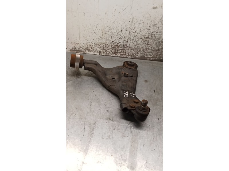 Recambio de brazo suspension inferior delantero izquierdo para mercedes-benz viano (w639) cdi 2.2 (639.811, 639.813, 639.815, 63
