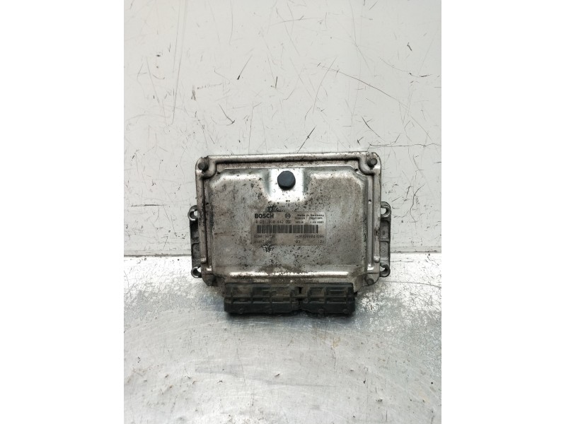 Recambio de centralita motor uce para renault megane i classic (la0/1_) 1.9 dti (la1u) referencia OEM IAM 0281010442 8200199726 