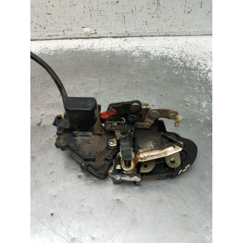 Recambio de motor cierre centralizado trasero izquierdo para kia sephia sedán (fa) 1.5 i referencia OEM IAM  4P 1996