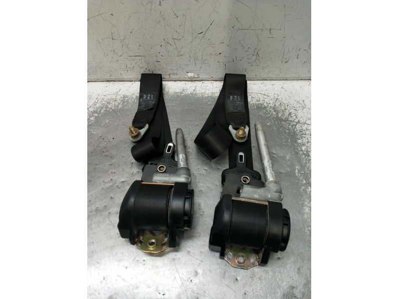 Recambio de juego cinturones delantero para mercedes-benz clase e (w124) berlina referencia OEM IAM  4P 1984