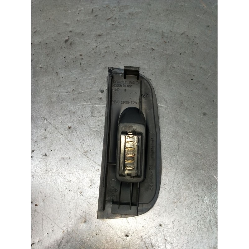 Recambio de mando elevalunas delantero derecho para renault megane i classic (la0/1_) 1.9 dti (la1u) referencia OEM IAM 82001817