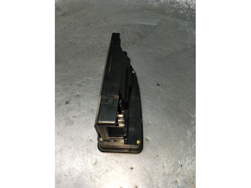 Recambio de mando elevalunas delantero izquierdo para bmw 5 (e39) 525 d referencia OEM IAM 6904306 4P 1995