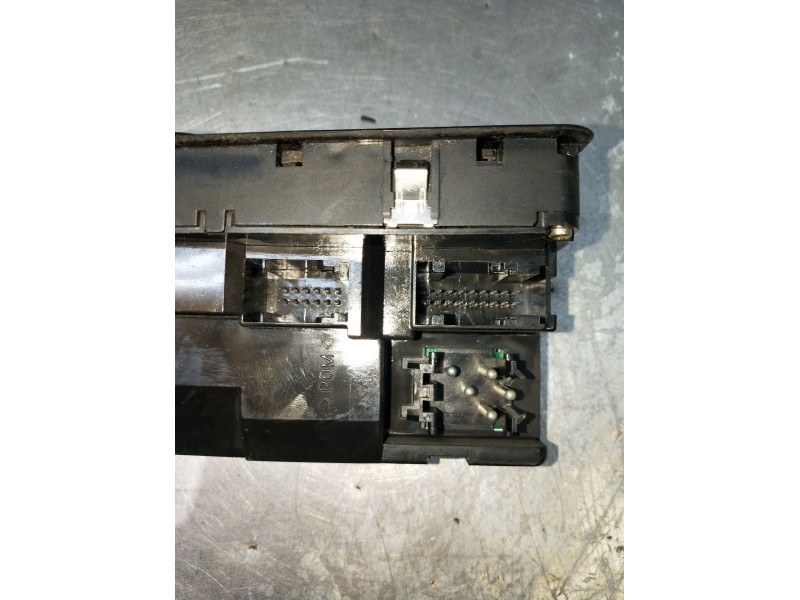 Recambio de mando elevalunas delantero izquierdo para bmw 5 (e39) 525 d referencia OEM IAM 6904306 4P 1995