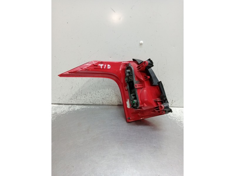 Recambio de piloto trasero derecho para peugeot 5008 (0u_, 0e_) 2.0 hdi 150 / bluehdi 150 referencia OEM IAM   2003