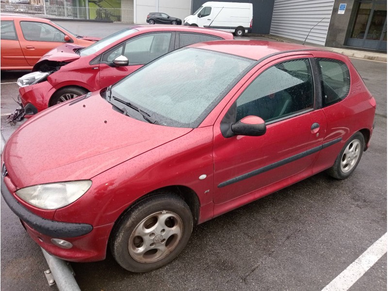 peugeot 206 berlina del año 2000