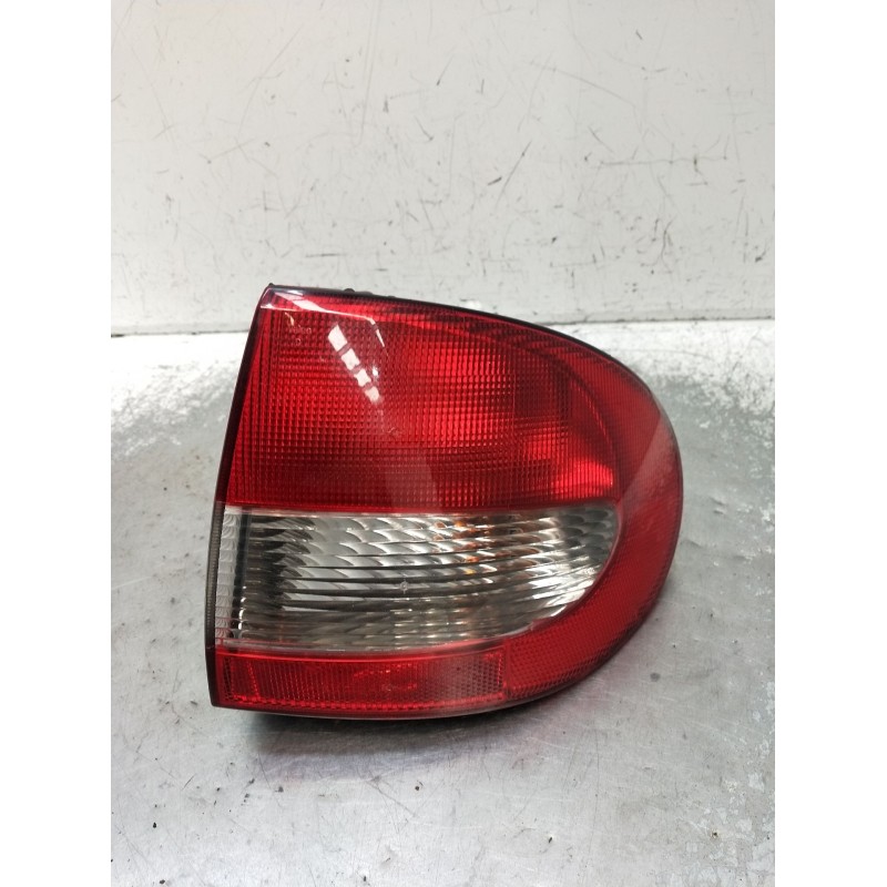 Recambio de piloto trasero derecho para renault megane i classic (la0/1_) 1.9 dti (la1u) referencia OEM IAM 67733880  1999