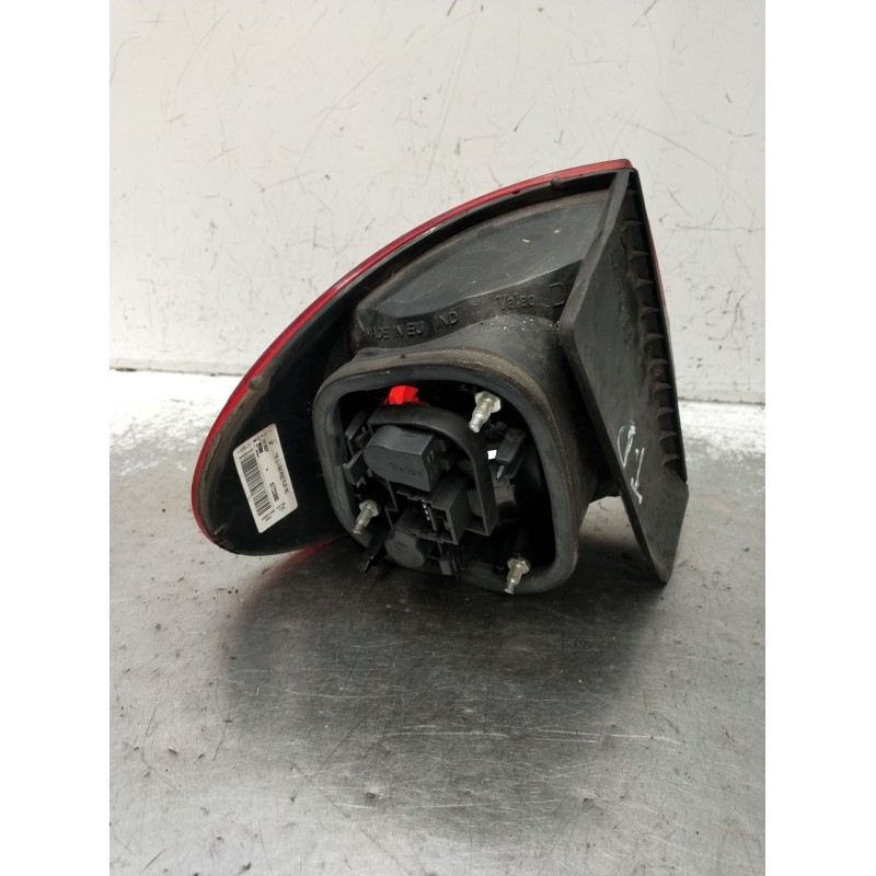 Recambio de piloto trasero derecho para renault megane i classic (la0/1_) 1.9 dti (la1u) referencia OEM IAM 67733880  1999