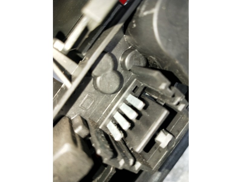Recambio de piloto trasero derecho para renault megane i classic (la0/1_) 1.9 dti (la1u) referencia OEM IAM 67733880  1999