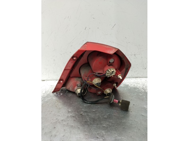 Recambio de piloto trasero izquierdo para daewoo kalos (klas) 1.4 referencia OEM IAM   2001