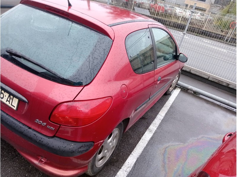 peugeot 206 berlina del año 2000