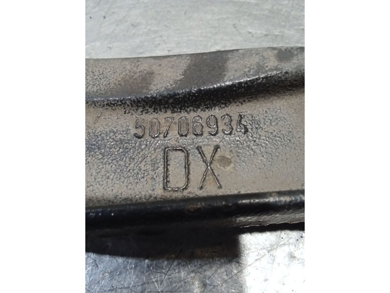 Recambio de brazo suspension inferior delantero derecho para citroën jumper iii furgoneta 2.2 hdi 130 referencia OEM IAM 5070693