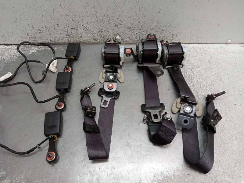 Recambio de juego cinturones trasero para kia carens iv 1.7 crdi referencia OEM IAM   2013 5P