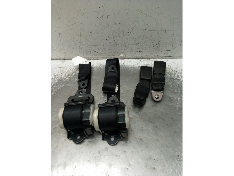 Recambio de juego cinturones trasero para nissan pixo (ua0) 1.0 referencia OEM IAM  5P 2009