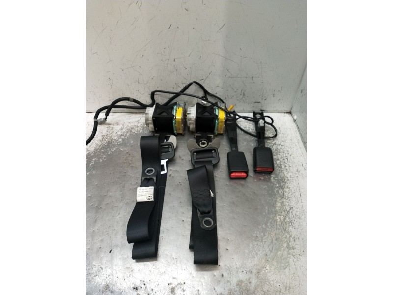 Recambio de juego cinturones delantero para toyota verso (_r2_) 2.2 d-4d (aur21_) referencia OEM IAM  5P 2009
