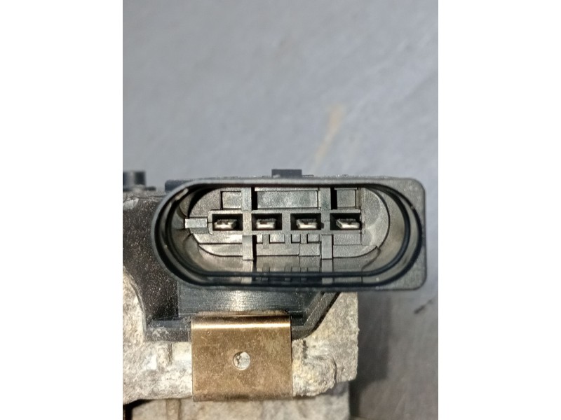 Recambio de motor limpia delantero para kia carens iv 1.7 crdi referencia OEM IAM 98110A4000 0390248011 IZQUIERDO 2013