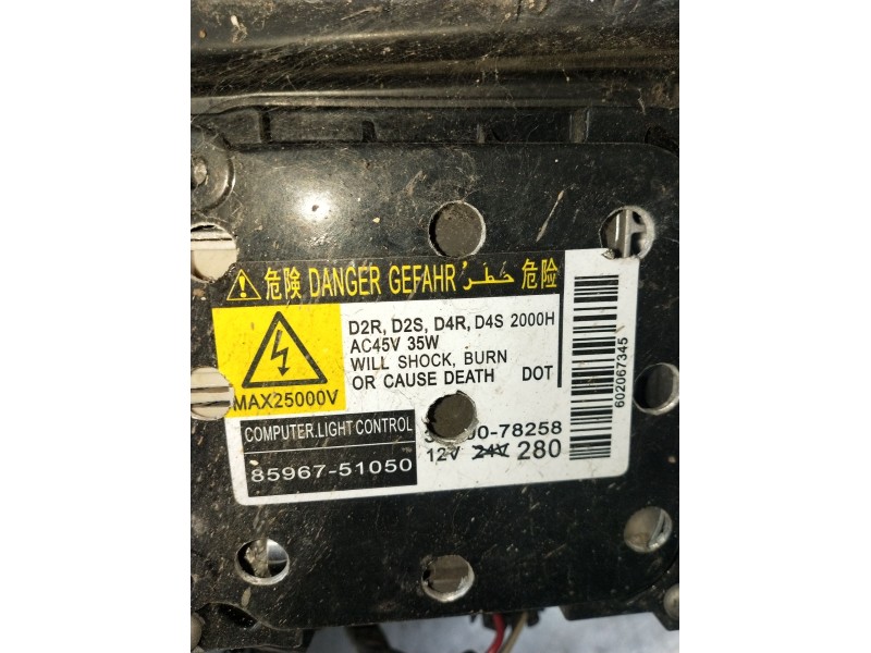 Recambio de faro derecho para toyota verso (_r2_) 2.2 d-4d (aur21_) referencia OEM IAM 8596751050 XENON 2009