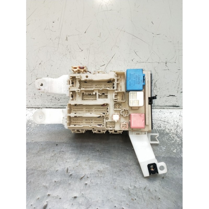 Recambio de caja reles / fusibles para toyota verso (_r2_) 2.2 d-4d (aur21_) referencia OEM IAM 827300F071A 323711L02 2009