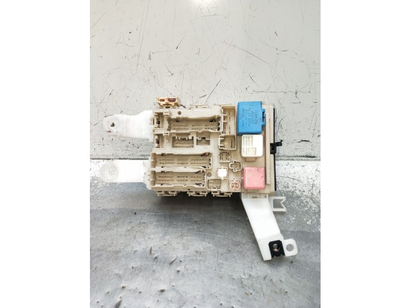 Recambio de caja reles / fusibles para toyota verso (_r2_) 2.2 d-4d (aur21_) referencia OEM IAM 827300F071A 323711L02 2009
