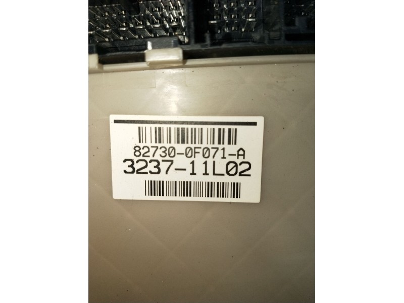 Recambio de caja reles / fusibles para toyota verso (_r2_) 2.2 d-4d (aur21_) referencia OEM IAM 827300F071A 323711L02 2009