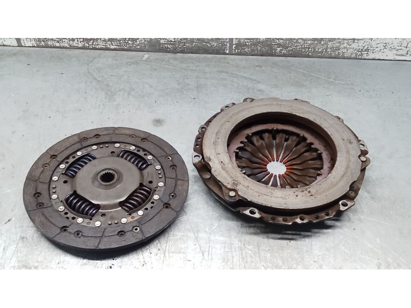 Recambio de kit embrague para peugeot partner furgoneta/monovolumen 1.6 hdi / bluehdi 75 referencia OEM IAM 323075010  08