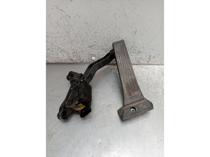 Recambio de potenciometro pedal para kia carens iv 1.7 crdi referencia OEM IAM DH132726A4000  2013