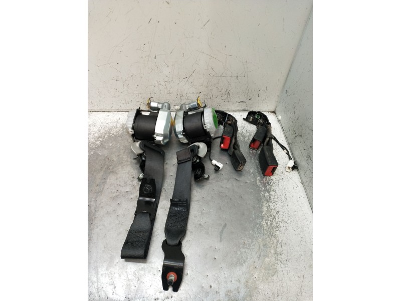 Recambio de juego cinturones trasero para kia stonic (yb) 1.0 t-gdi referencia OEM IAM  5P 2017