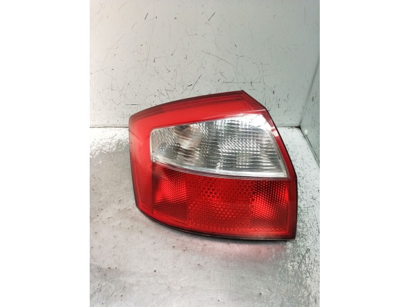 Recambio de piloto trasero izquierdo para audi a4 b6 (8e2) 2.5 tdi quattro referencia OEM IAM   2001