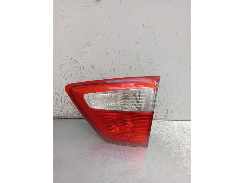 Recambio de piloto trasero derecho interior para ford c-max 1.0 ecoboost cat referencia OEM IAM AM5113A602BE 89502668 2010