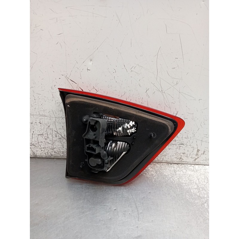 Recambio de piloto trasero derecho interior para ford c-max 1.0 ecoboost cat referencia OEM IAM AM5113A602BE 89502668 2010