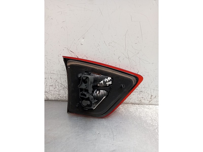Recambio de piloto trasero derecho interior para ford c-max 1.0 ecoboost cat referencia OEM IAM AM5113A602BE 89502668 2010