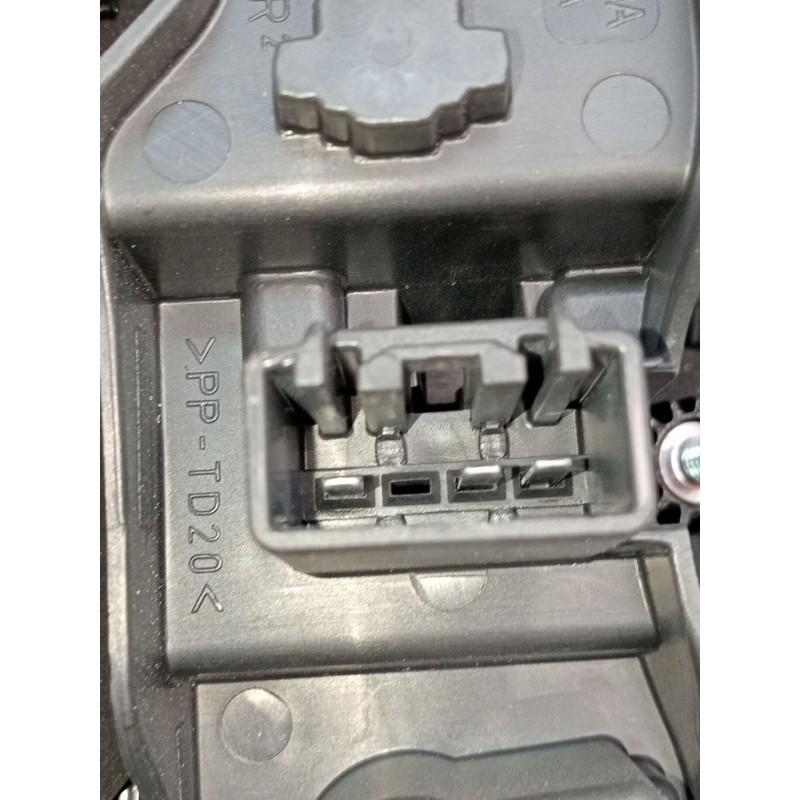 Recambio de piloto trasero derecho interior para ford c-max 1.0 ecoboost cat referencia OEM IAM AM5113A602BE 89502668 2010
