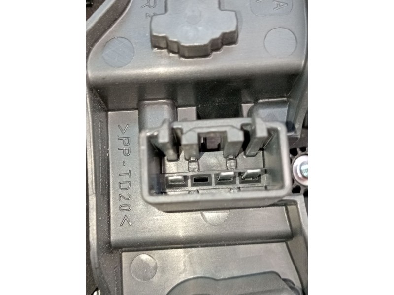 Recambio de piloto trasero derecho interior para ford c-max 1.0 ecoboost cat referencia OEM IAM AM5113A602BE 89502668 2010
