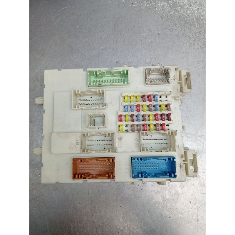 Recambio de caja reles / fusibles para ford c-max 1.0 ecoboost cat referencia OEM IAM A12675908 DV6T14A073EG 8470000312 2010