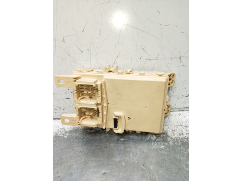 Recambio de caja reles / fusibles para kia stonic (yb) 1.0 t-gdi referencia OEM IAM 91950H8570  2017