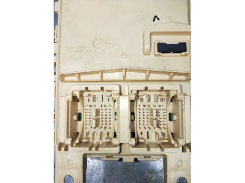 Recambio de caja reles / fusibles para kia stonic (yb) 1.0 t-gdi referencia OEM IAM 91950H8570  2017