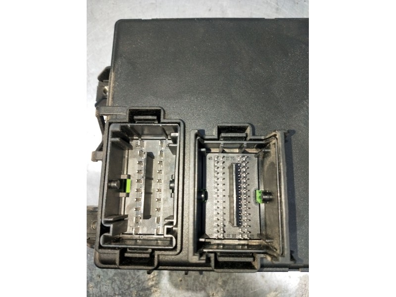 Recambio de caja reles / fusibles para fiat grande punto (199_) 1.2 referencia OEM IAM 28106881 00517986150 2005