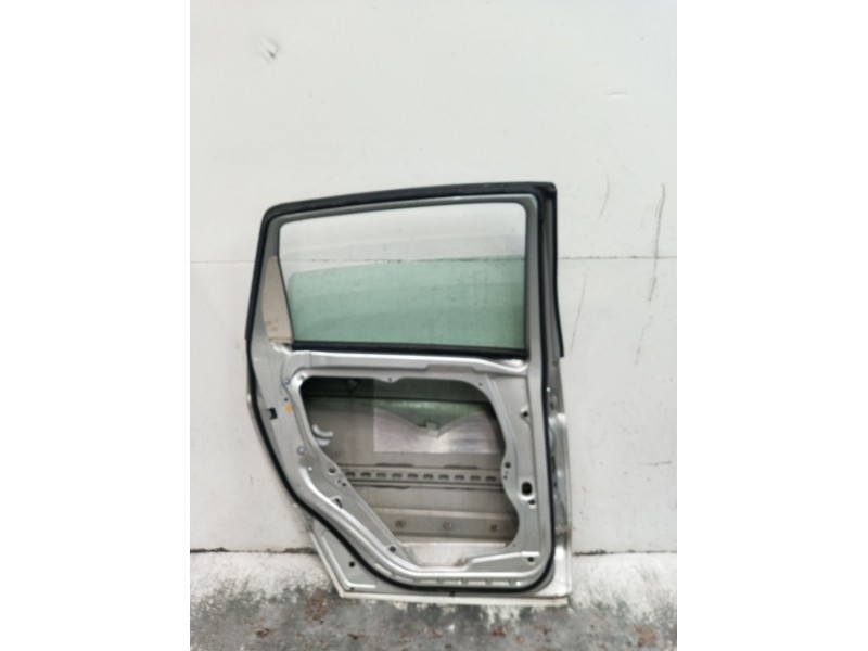 Recambio de puerta trasera izquierda para mercedes-benz clase b sports tourer (w245) b 200 cdi (245.208) referencia OEM IAM  5P 