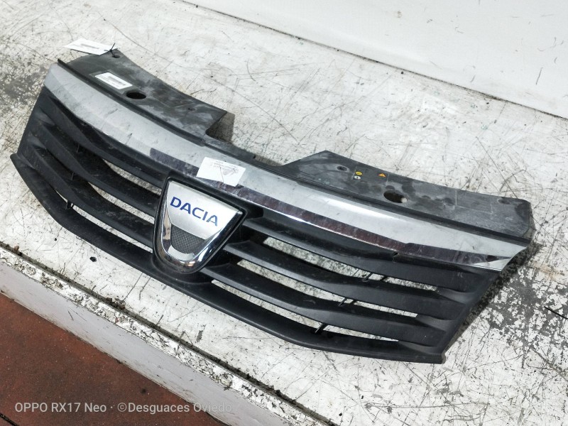 Recambio de rejilla delantera para dacia sandero ambiance referencia OEM IAM   