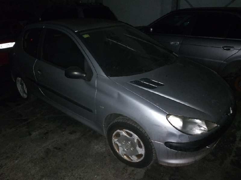 peugeot 206 berlina del año 2001