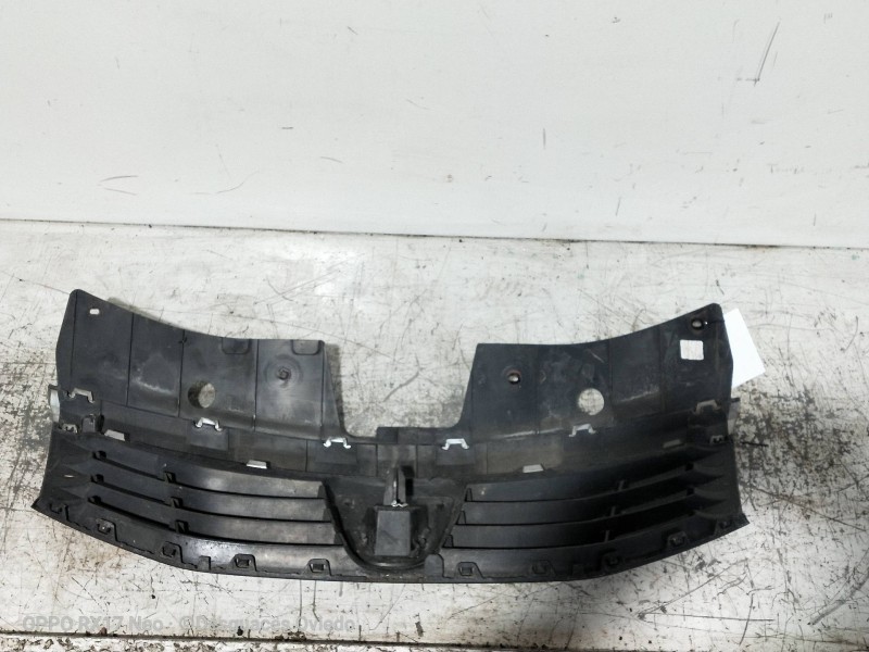 Recambio de rejilla delantera para dacia sandero ambiance referencia OEM IAM   