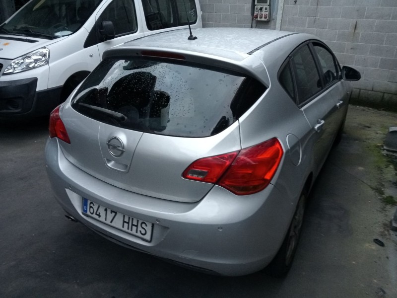 opel astra j (p10) del año 2011