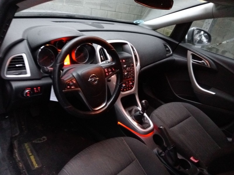 opel astra j (p10) del año 2011